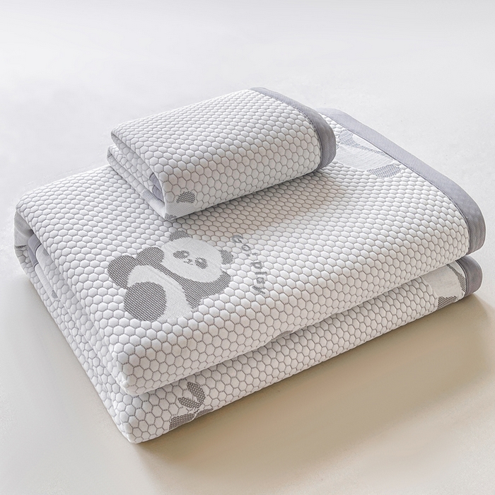 91家纺网 家纺一手货源 找家纺 梵朴 2025新款直播A类冰豆豆凉席席子三件套凉豆豆软凉席可机洗空调席子 小熊猫-灰