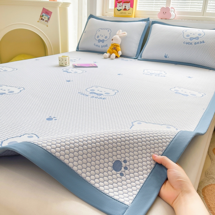 91家纺网 家纺一手货源 找家纺 梵朴 2025新款直播A类冰豆豆凉席席子三件套凉豆豆软凉席可机洗空调席子 LUCK熊-蓝