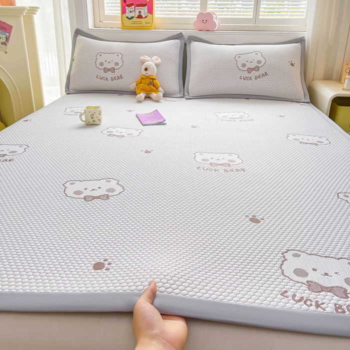 91家纺网 家纺一手货源 找家纺 梵朴 2025新款直播A类冰豆豆凉席席子三件套凉豆豆软凉席可机洗空调席子 LUCK熊-咖