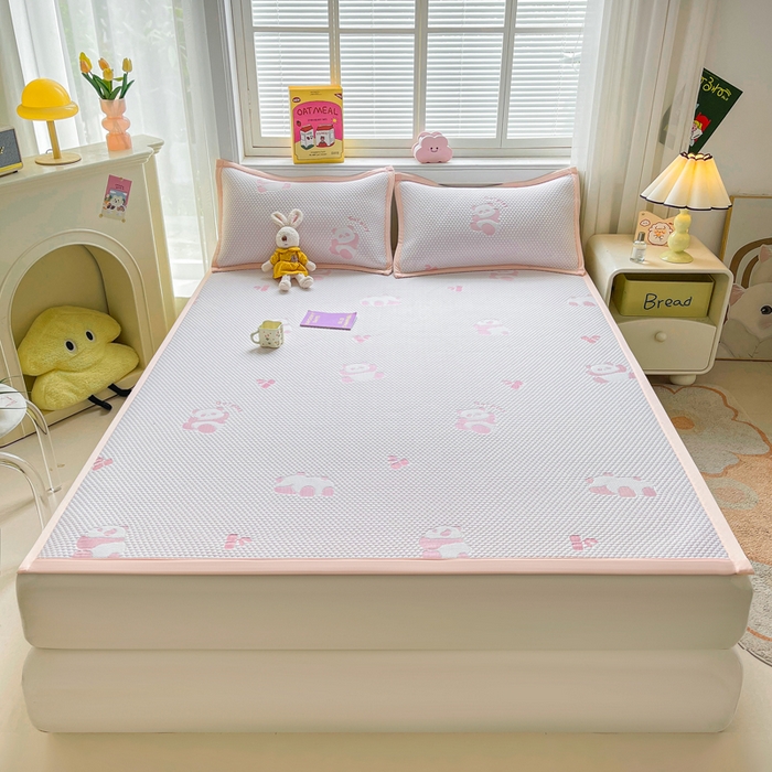 91家纺网 家纺一手货源 找家纺 梵朴 2025新款直播A类冰豆豆凉席席子三件套凉豆豆软凉席可机洗空调席子 小熊猫-粉