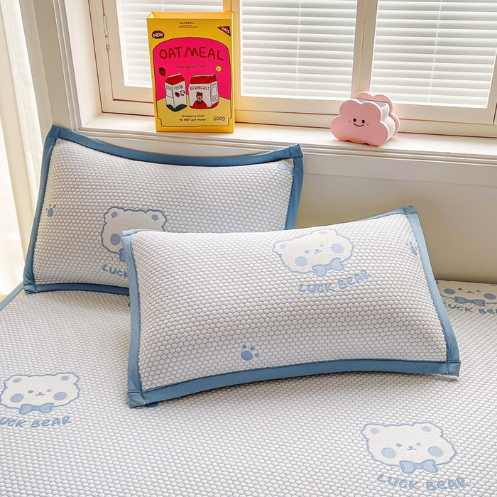 91家纺网 家纺一手货源 找家纺 梵朴 2025新款直播A类冰豆豆凉席席子三件套凉豆豆软凉席可机洗空调席子 LUCK熊-蓝