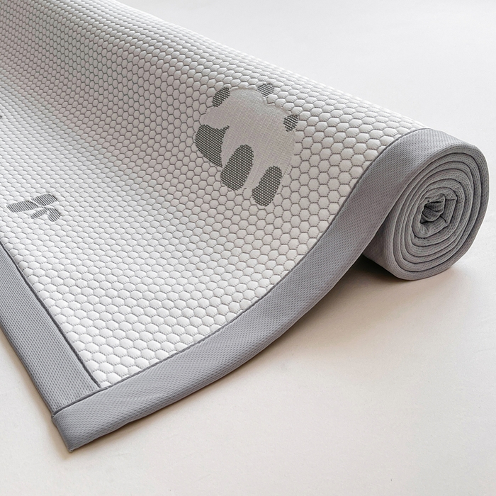 91家纺网 家纺一手货源 找家纺 梵朴 2025新款直播A类冰豆豆凉席席子三件套凉豆豆软凉席可机洗空调席子 小熊猫-灰