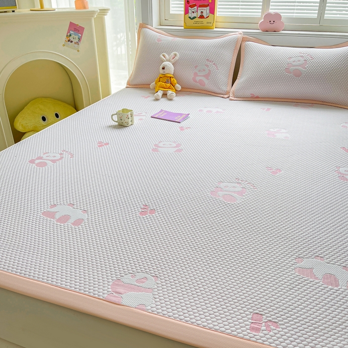 91家纺网 家纺一手货源 找家纺 梵朴 2025新款直播A类冰豆豆凉席席子三件套凉豆豆软凉席可机洗空调席子 小熊猫-粉