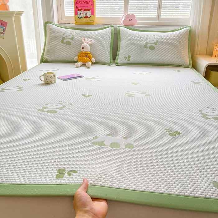 91家纺网 家纺一手货源 找家纺 梵朴 2025新款直播A类冰豆豆凉席席子三件套凉豆豆软凉席可机洗空调席子 小熊猫-绿