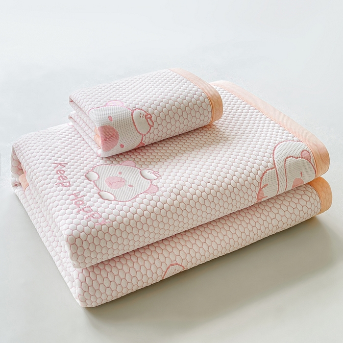 91家纺网 家纺一手货源 找家纺 梵朴 2025新款直播A类冰豆豆凉席席子三件套凉豆豆软凉席可机洗空调席子 卡皮巴拉-粉