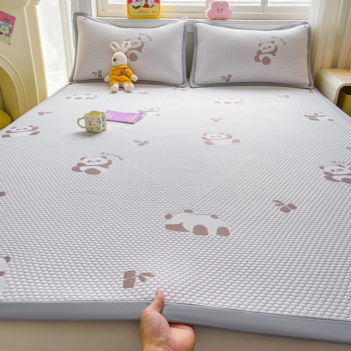 91家纺网 家纺一手货源 找家纺 梵朴 2025新款直播A类冰豆豆凉席席子三件套凉豆豆软凉席可机洗空调席子 小熊猫-咖