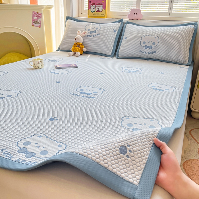 91家纺网 家纺一手货源 找家纺 梵朴 2025新款直播A类冰豆豆凉席席子三件套凉豆豆软凉席可机洗空调席子 LUCK熊-蓝