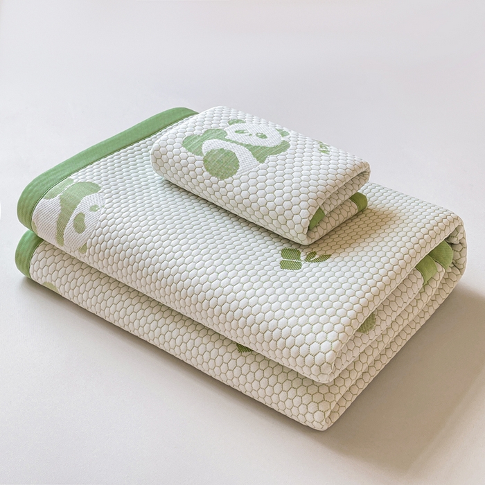 91家纺网 家纺一手货源 找家纺 梵朴 2025新款直播A类冰豆豆凉席席子三件套凉豆豆软凉席可机洗空调席子 小熊猫-绿