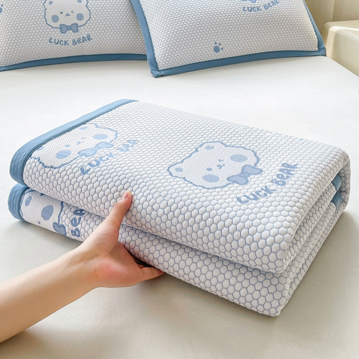 91家纺网 家纺一手货源 找家纺 梵朴 2025新款直播A类冰豆豆凉席席子三件套凉豆豆软凉席可机洗空调席子 LUCK熊-蓝