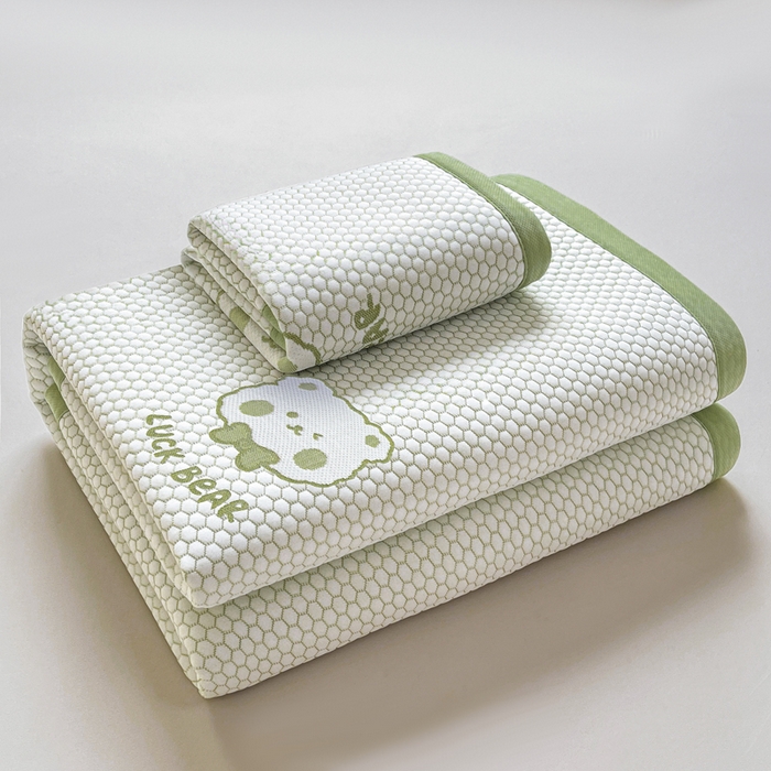 91家纺网 家纺一手货源 找家纺 梵朴 2025新款直播A类冰豆豆凉席席子三件套凉豆豆软凉席可机洗空调席子 LUCK熊-绿