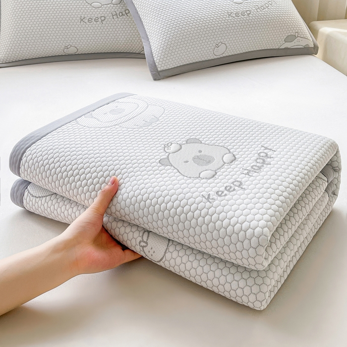 91家纺网 家纺一手货源 找家纺 梵朴 2025新款直播A类冰豆豆凉席席子三件套凉豆豆软凉席可机洗空调席子 卡皮巴拉-灰