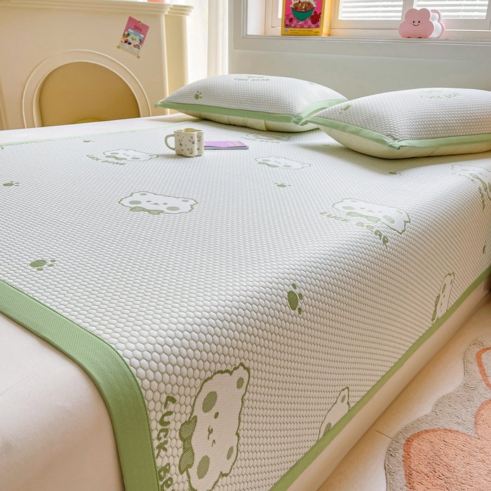 91家纺网 家纺一手货源 找家纺 梵朴 2025新款直播A类冰豆豆凉席席子三件套凉豆豆软凉席可机洗空调席子 LUCK熊-绿