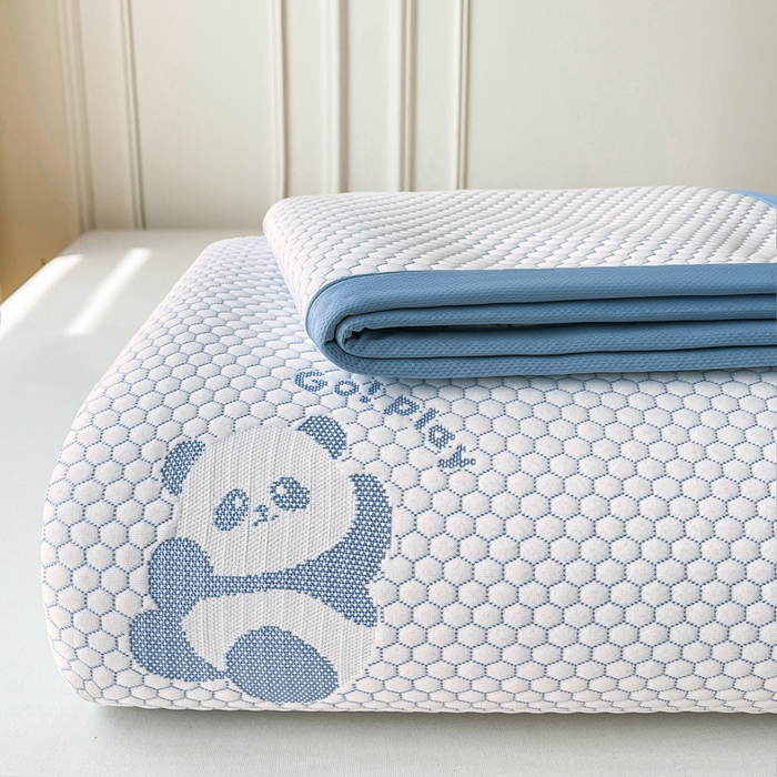 91家纺网 家纺一手货源 找家纺 梵朴 2025新款直播A类冰豆豆凉席席子三件套凉豆豆软凉席可机洗空调席子 小熊猫-蓝