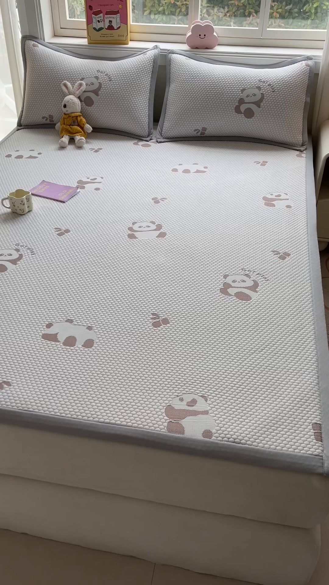 91家纺网 家纺一手货源 找家纺 梵朴 2025新款直播A类冰豆豆凉席席子三件套凉豆豆软凉席可机洗空调席子 小熊猫-咖