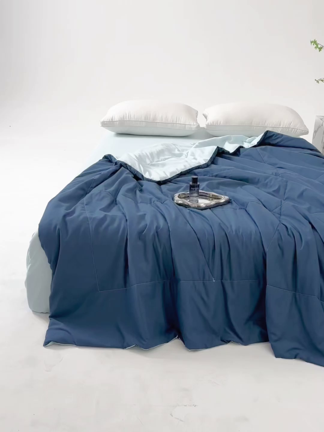 91家纺网 家纺一手货源 找家纺 招财狼家纺 2025新款亚朵同款7A活性印染抗菌夏凉被空调被夏被 凉感蓝