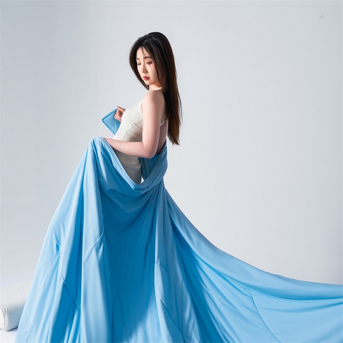 91家纺网 家纺一手货源 找家纺 满圆红家纺 2025新款满圆红星球同款双面双感夏凉被 极境冰蓝