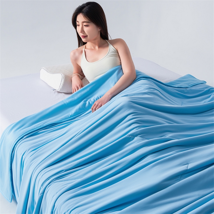 91家纺网 家纺一手货源 找家纺 满圆红家纺 2025新款满圆红星球同款双面双感夏凉被 极境冰蓝