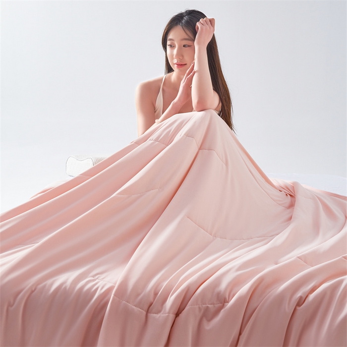 91家纺网 家纺一手货源 找家纺 满圆红家纺 2025新款满圆红星球同款双面双感夏凉被 沁雪粉玉