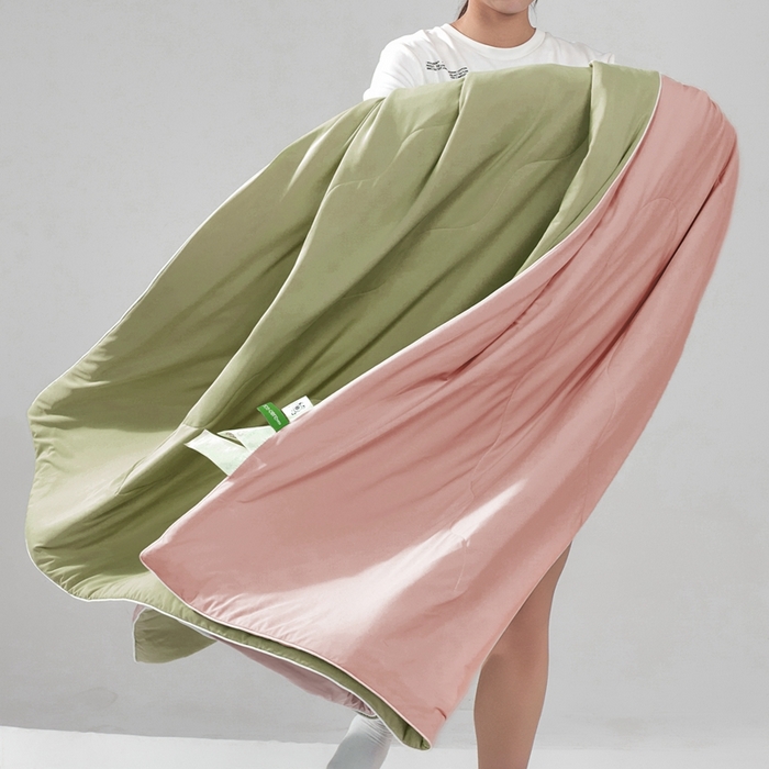91家纺网 家纺一手货源 找家纺 朴罗 （ 原岚图） 2025新款纯色亲肤舒适锦氨凉感夏被夏凉被空调被 西瓜粉绿