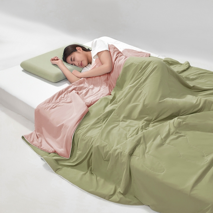 91家纺网 家纺一手货源 找家纺 朴罗 （ 原岚图） 2025新款纯色亲肤舒适锦氨凉感夏被夏凉被空调被 西瓜粉绿