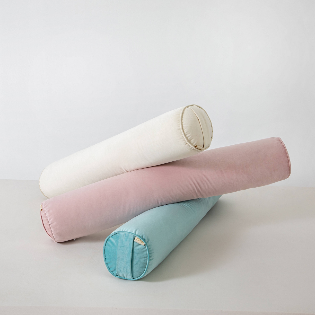 91家纺网 家纺一手货源 找家纺 沐沐家纺 2026新款荷兰绒长条睡抱枕 组合图仅供参考