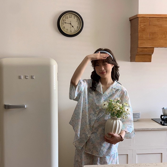 91家纺网 家纺一手货源 找家纺 （总）妍景家居生活馆 2025新款25650-碎花简约衬衫衣套装