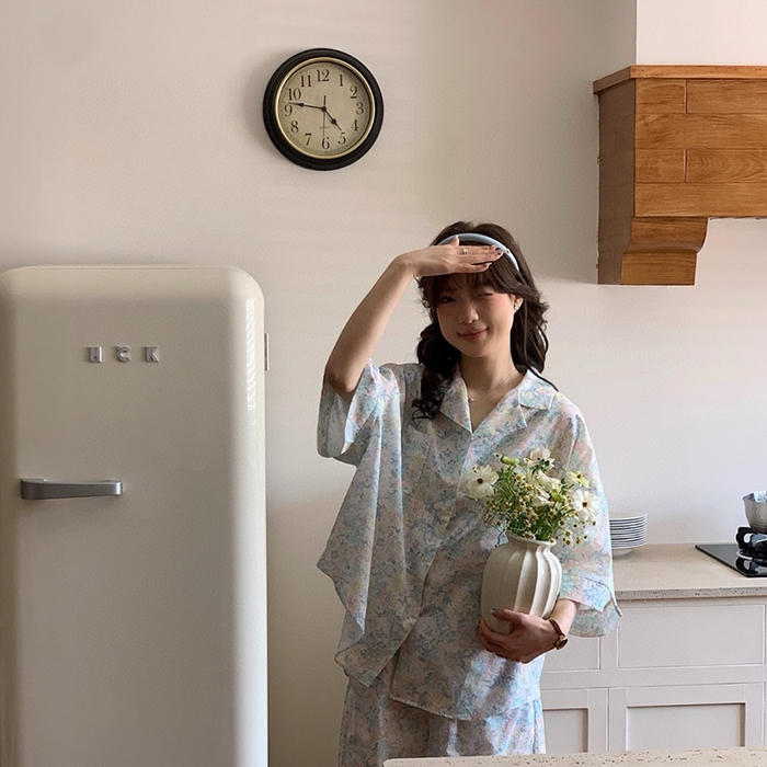 91家纺网 家纺一手货源 找家纺 （总）妍景家居生活馆 2025新款25650-碎花简约衬衫衣套装