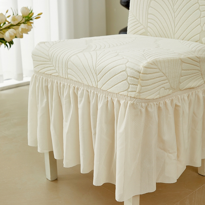 91家纺网 家纺一手货源 找家纺 丝绮鹿 2025新款雕花绒大叶子椅子套裙边款 米白