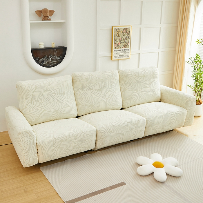 91家纺网 家纺一手货源 找家纺 丝绮鹿 2025新款雕花绒大叶子芝华士沙发套 米白