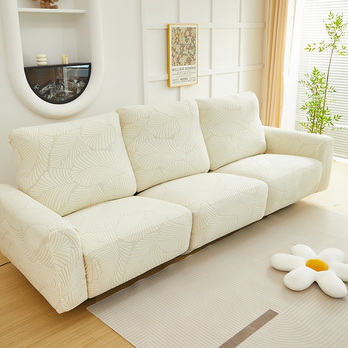 91家纺网 家纺一手货源 找家纺 丝绮鹿 2025新款雕花绒大叶子芝华士沙发套 米白