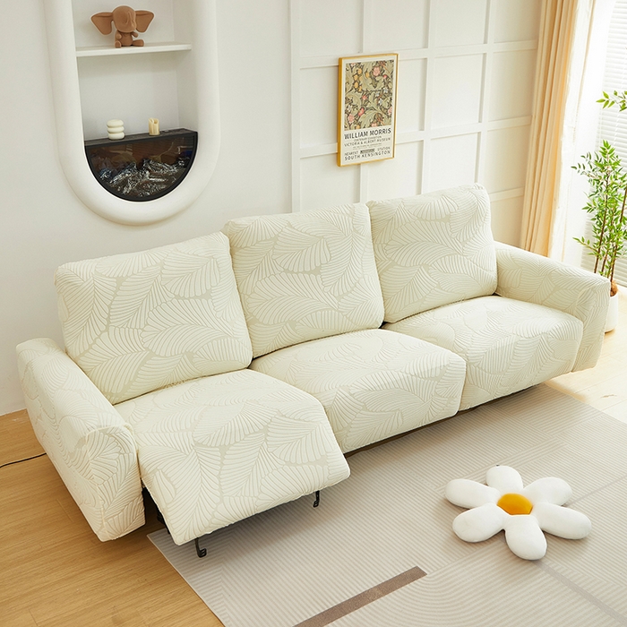 91家纺网 家纺一手货源 找家纺 丝绮鹿 2025新款雕花绒大叶子芝华士沙发套 米白