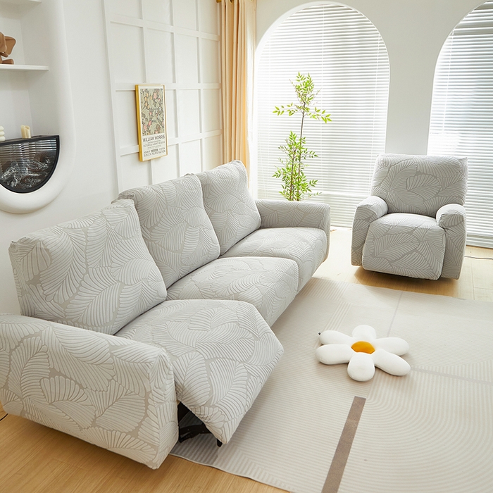 91家纺网 家纺一手货源 找家纺 丝绮鹿 2025新款雕花绒大叶子芝华士沙发套 浅灰