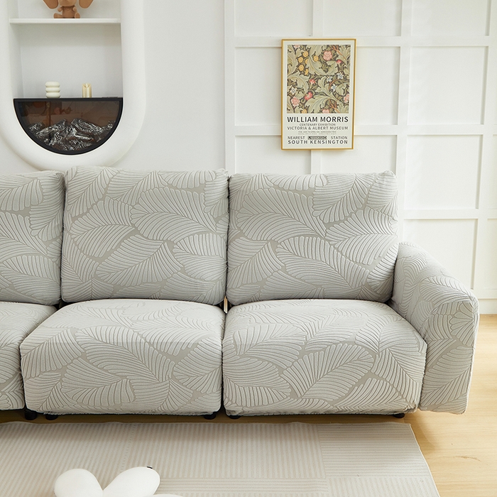 91家纺网 家纺一手货源 找家纺 丝绮鹿 2025新款雕花绒大叶子芝华士沙发套 浅灰