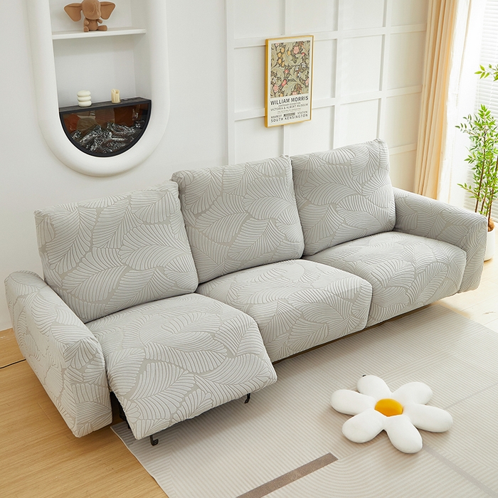 91家纺网 家纺一手货源 找家纺 丝绮鹿 2025新款雕花绒大叶子芝华士沙发套 浅灰