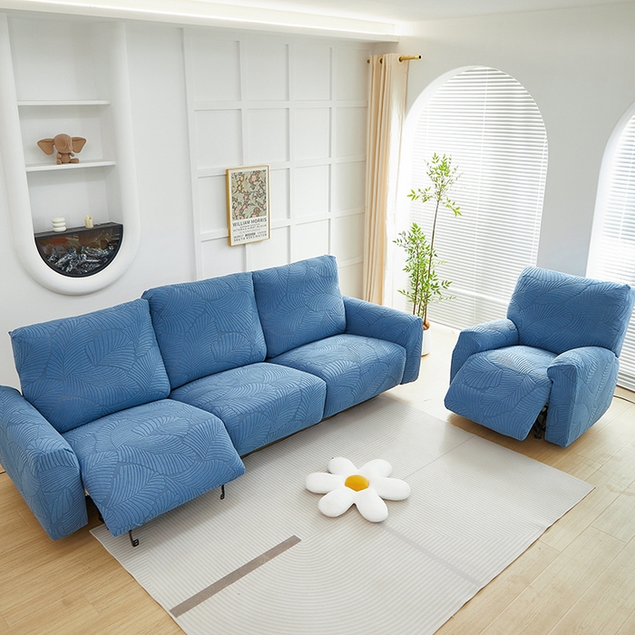 91家纺网 家纺一手货源 找家纺 丝绮鹿 2025新款雕花绒大叶子芝华士沙发套 水蓝