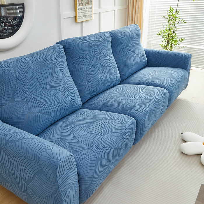 91家纺网 家纺一手货源 找家纺 丝绮鹿 2025新款雕花绒大叶子芝华士沙发套 水蓝