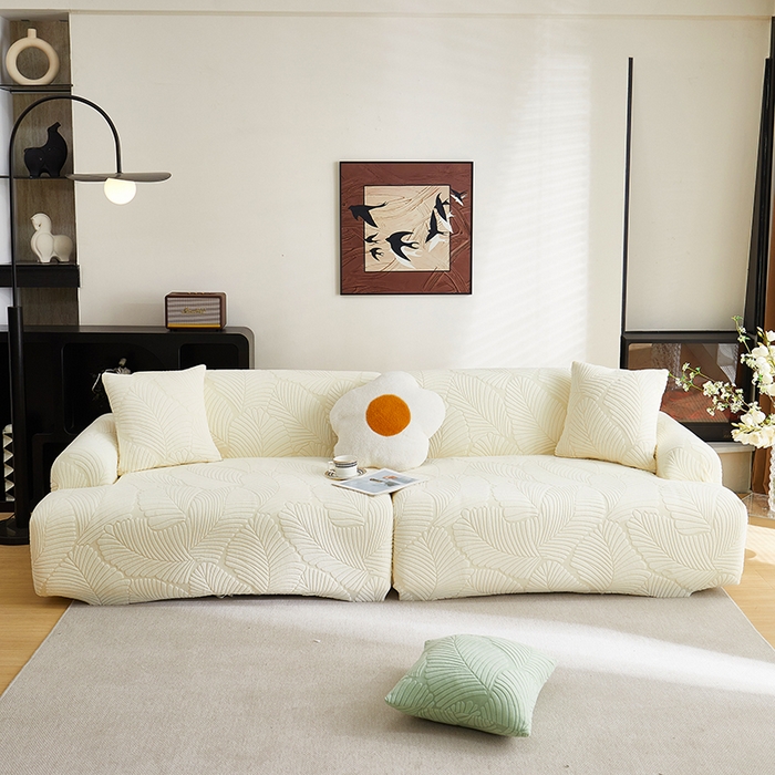 91家纺网 家纺一手货源 找家纺 丝绮鹿 2025新款雕花绒大叶子沙发套松紧款（直排） 米白