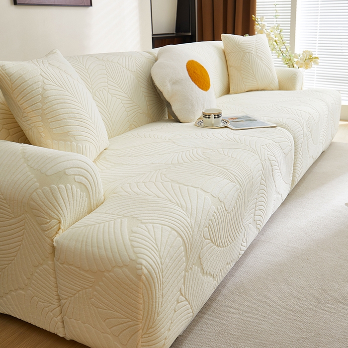 91家纺网 家纺一手货源 找家纺 丝绮鹿 2025新款雕花绒大叶子沙发套松紧款（直排） 米白