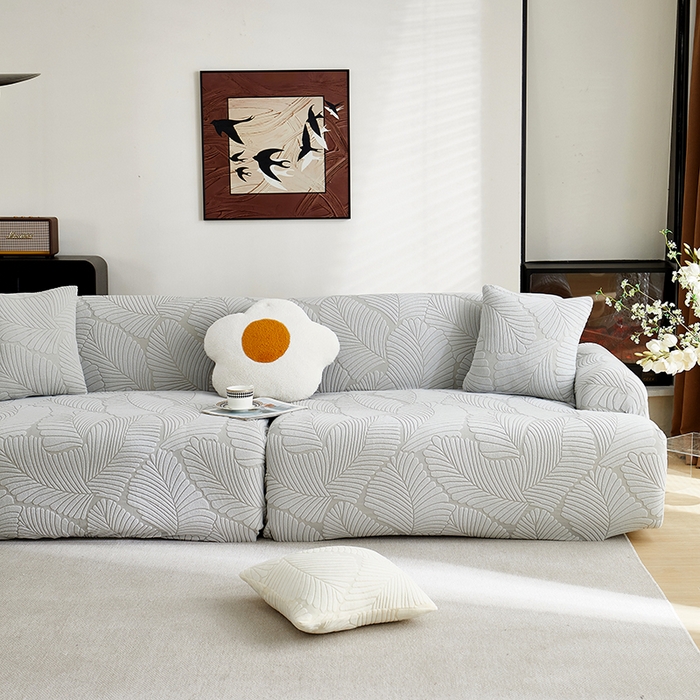 91家纺网 家纺一手货源 找家纺 丝绮鹿 2025新款雕花绒大叶子沙发套松紧款（直排） 浅灰