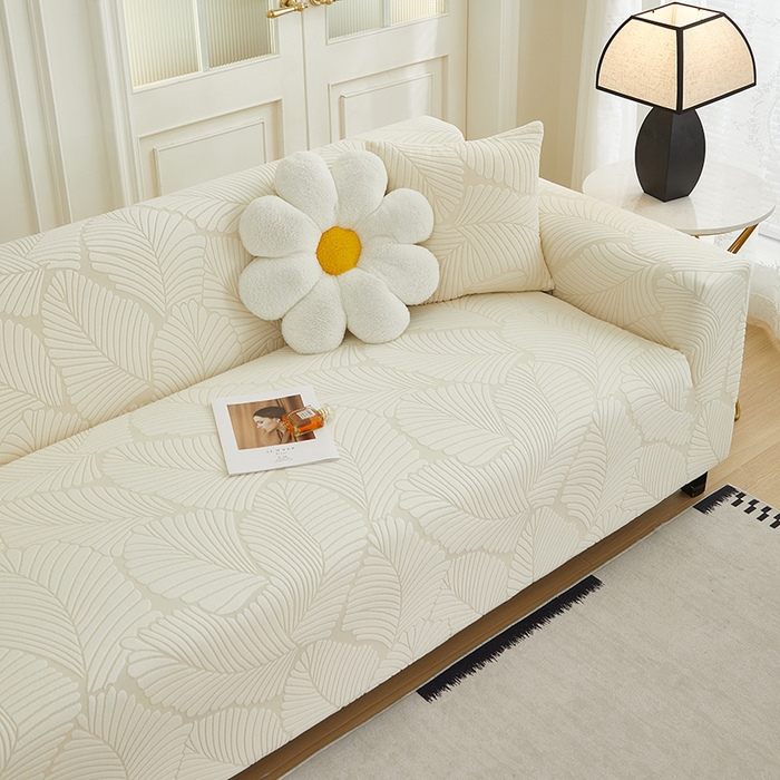 91家纺网 家纺一手货源 找家纺 丝绮鹿 2025新款雕花绒大叶子沙发套松紧款（三人图） 米白