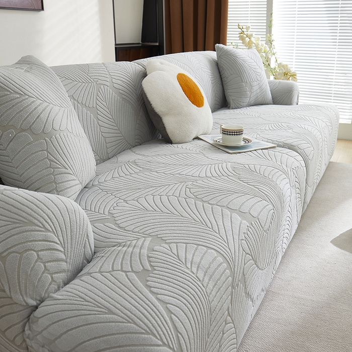 91家纺网 家纺一手货源 找家纺 丝绮鹿 2025新款雕花绒大叶子沙发套松紧款（直排） 浅灰