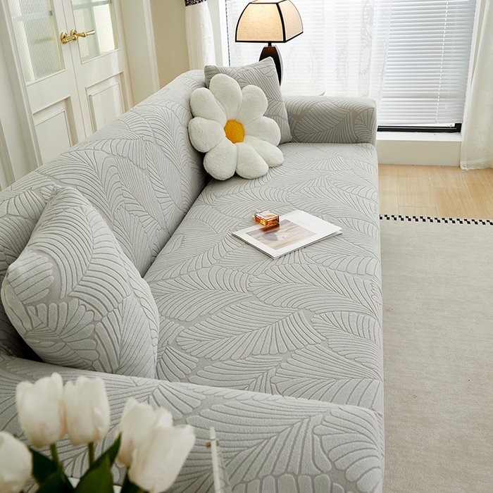 91家纺网 家纺一手货源 找家纺 丝绮鹿 2025新款雕花绒大叶子沙发套松紧款（三人图） 浅灰