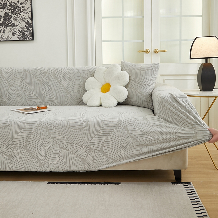 91家纺网 家纺一手货源 找家纺 丝绮鹿 2025新款雕花绒大叶子沙发套松紧款（三人图） 浅灰