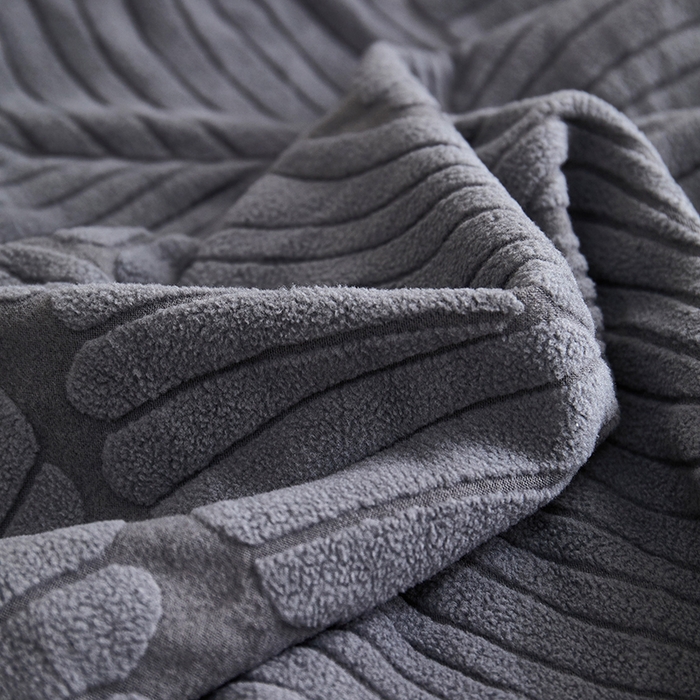 91家纺网 家纺一手货源 找家纺 丝绮鹿 2025新款雕花绒大叶子沙发套松紧款（直排） 深灰