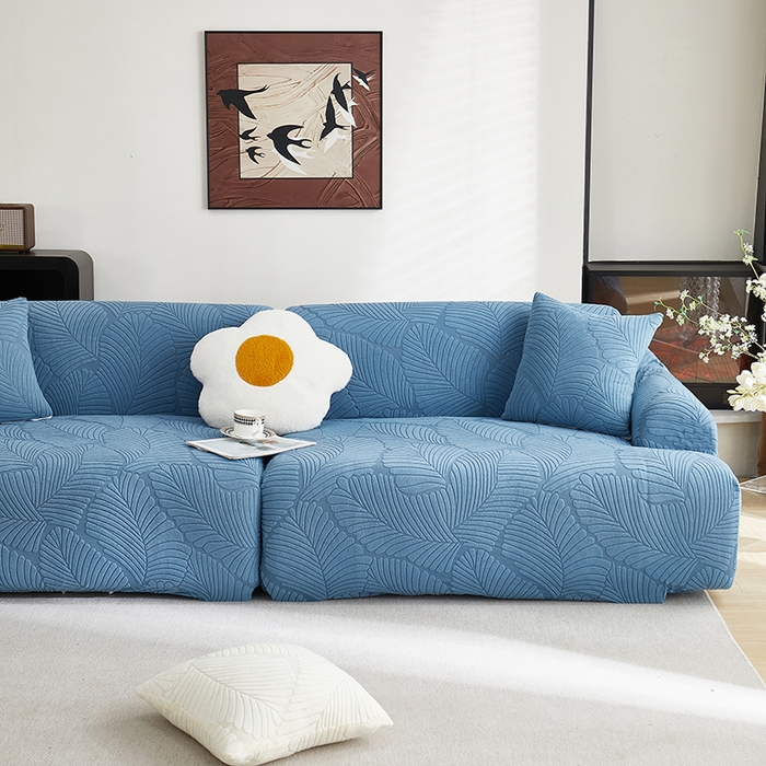 91家纺网 家纺一手货源 找家纺 丝绮鹿 2025新款雕花绒大叶子沙发套松紧款（直排） 水蓝