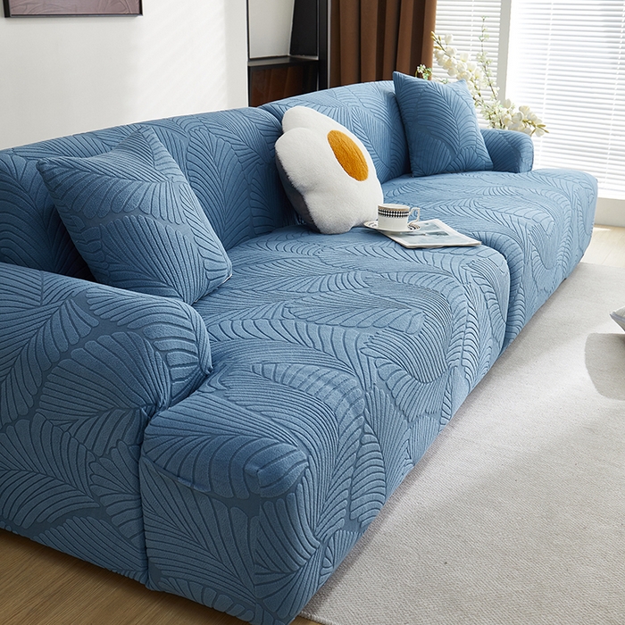 91家纺网 家纺一手货源 找家纺 丝绮鹿 2025新款雕花绒大叶子沙发套松紧款（直排） 水蓝