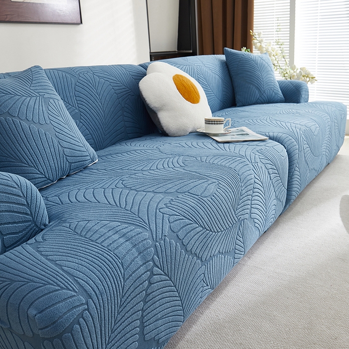 91家纺网 家纺一手货源 找家纺 丝绮鹿 2025新款雕花绒大叶子沙发套松紧款（直排） 水蓝