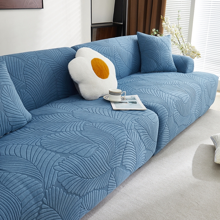 91家纺网 家纺一手货源 找家纺 丝绮鹿 2025新款雕花绒大叶子沙发套松紧款（直排） 水蓝