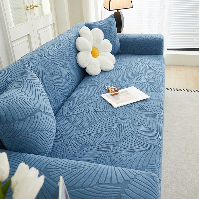 91家纺网 家纺一手货源 找家纺 丝绮鹿 2025新款雕花绒大叶子沙发套松紧款（三人图） 水蓝