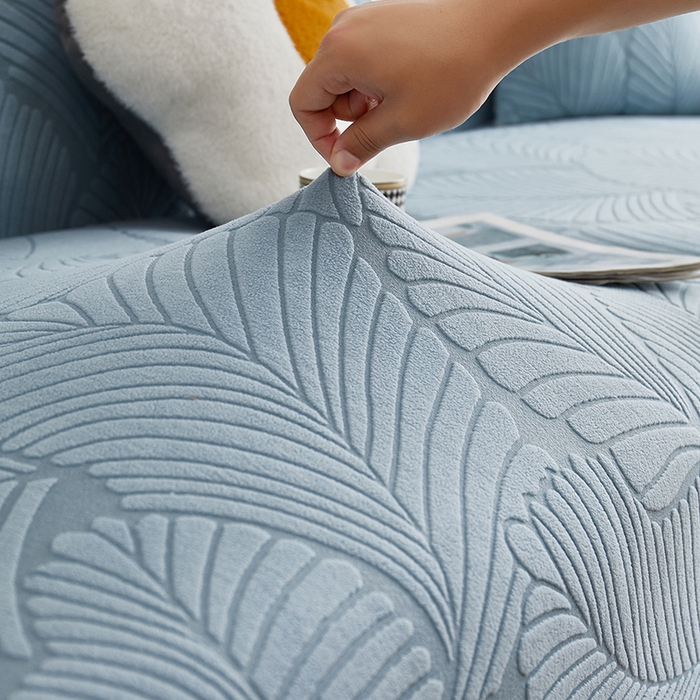 91家纺网 家纺一手货源 找家纺 丝绮鹿 2025新款雕花绒大叶子沙发套松紧款（直排） 雾霾蓝